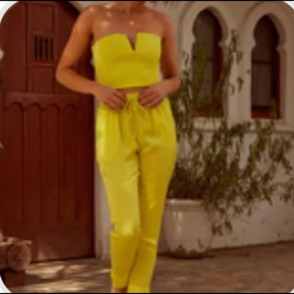 SUN BECOMES HER 2-PIECE SET- NEW